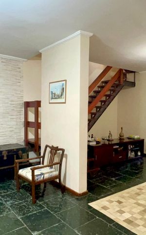 Casa à venda com 255m², 3 quartos e 2 vagas Casa à venda com 255m², 3 quartos e 2 vagasSala