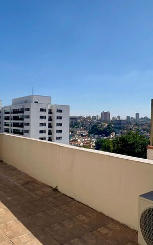 Casa à venda com 255m², 3 quartos e 2 vagas Casa à venda com 255m², 3 quartos e 2 vagasTerraço