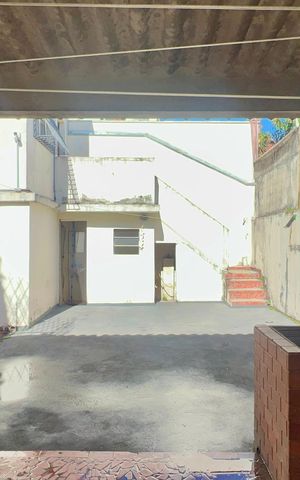 Casa à venda com 255m², 3 quartos e 2 vagas Casa à venda com 255m², 3 quartos e 2 vagasChurrasqueira