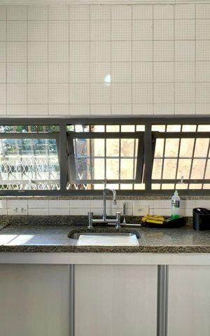 Casa à venda com 255m², 3 quartos e 2 vagas Casa à venda com 255m², 3 quartos e 2 vagasCozinha