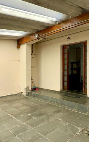 Casa à venda com 255m², 3 quartos e 2 vagas Casa à venda com 255m², 3 quartos e 2 vagasGaragem