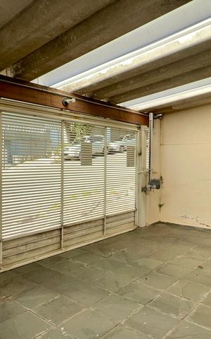 Casa à venda com 255m², 3 quartos e 2 vagas Casa à venda com 255m², 3 quartos e 2 vagasGaragem