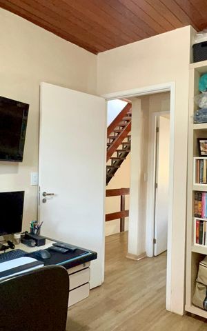Casa à venda com 255m², 3 quartos e 2 vagas Casa à venda com 255m², 3 quartos e 2 vagasQuarto 2