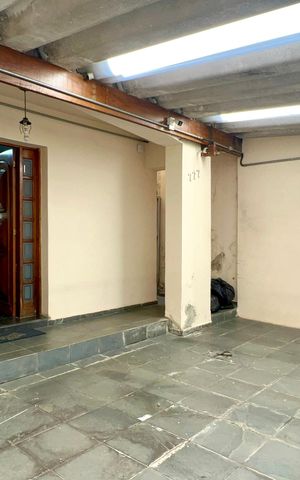 Casa à venda com 255m², 3 quartos e 2 vagas Casa à venda com 255m², 3 quartos e 2 vagasGaragem