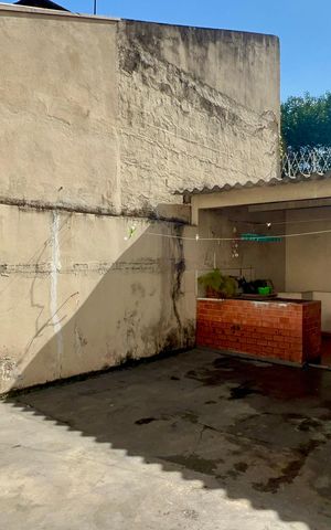 Casa à venda com 255m², 3 quartos e 2 vagas Casa à venda com 255m², 3 quartos e 2 vagasQuintal