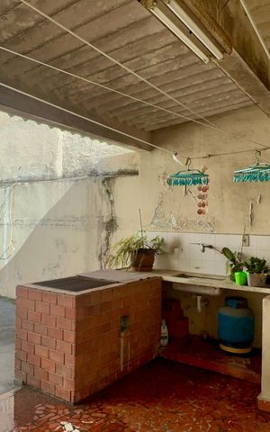 Casa à venda com 255m², 3 quartos e 2 vagas Casa à venda com 255m², 3 quartos e 2 vagasChurrasqueira