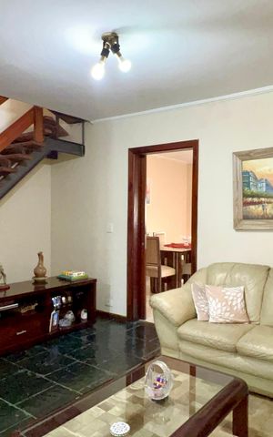 Casa à venda com 255m², 3 quartos e 2 vagas Casa à venda com 255m², 3 quartos e 2 vagasSala