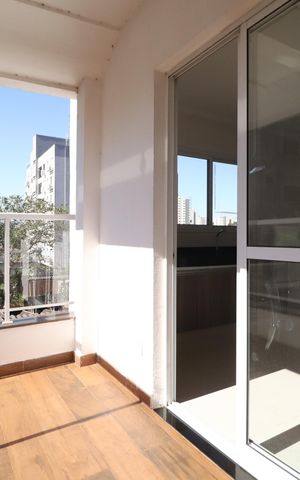 Apartamento para alugar com 77m², 2 quartos e 1 vagaVaranda