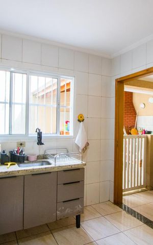 Casa à venda com 101m², 3 quartos e 2 vagas Casa à venda com 101m², 3 quartos e 2 vagasCozinha