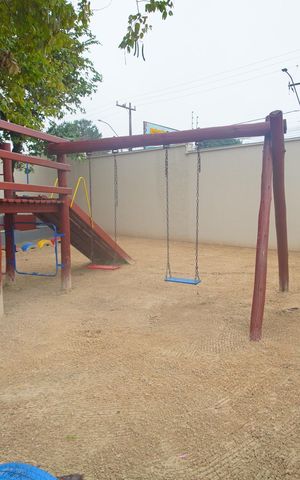 Casa de condomínio para alugar com 126m², 3 quartos e 2 vagasÁrea comum - Playground