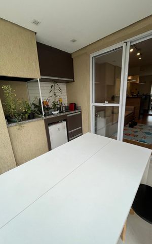 Apartamento à venda com 60m², 2 quartos e 1 vaga Apartamento à venda com 60m², 2 quartos e 1 vagaVaranda