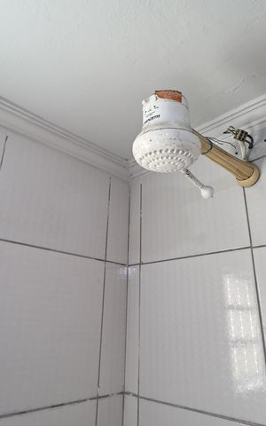 Casa para alugar com 70m², 2 quartos e sem vaga Casa para alugar com 70m², 2 quartos e sem vagaBanheiro social