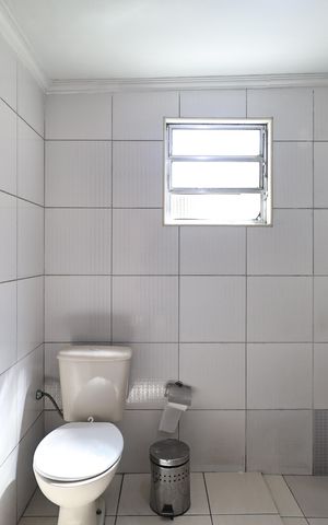 Casa para alugar com 70m², 2 quartos e sem vaga Casa para alugar com 70m², 2 quartos e sem vagaBanheiro social