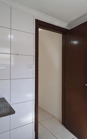 Casa para alugar com 70m², 2 quartos e sem vaga Casa para alugar com 70m², 2 quartos e sem vagaBanheiro social