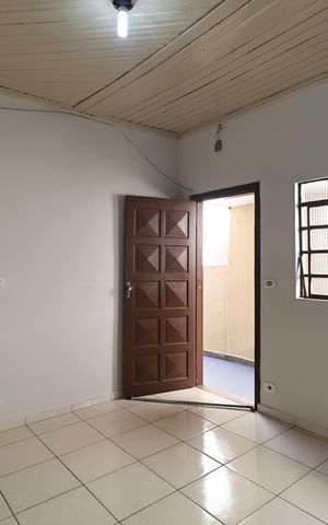 Casa para alugar com 70m², 2 quartos e sem vaga Casa para alugar com 70m², 2 quartos e sem vagaSala
