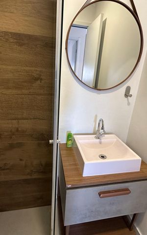 Apartamento à venda com 52m², 2 quartos e 1 vaga Apartamento à venda com 52m², 2 quartos e 1 vagaBanheiro