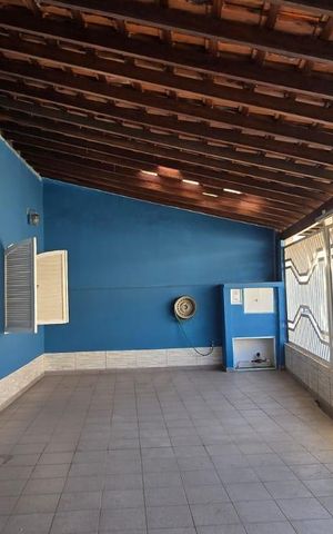 Casa à venda com 154m², 2 quartos e 4 vagas Casa à venda com 154m², 2 quartos e 4 vagasGaragem