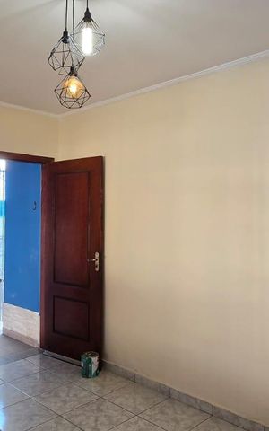 Casa à venda com 154m², 2 quartos e 4 vagas Casa à venda com 154m², 2 quartos e 4 vagasSala