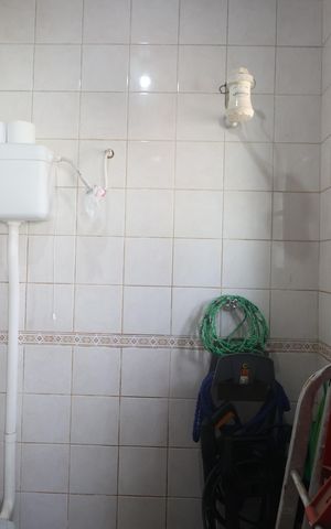 Casa à venda com 350m², 3 quartos e 5 vagasBanheiro 2