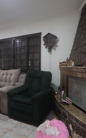 Casa à venda com 350m², 3 quartos e 5 vagasSala