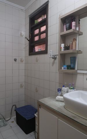 Casa à venda com 350m², 3 quartos e 5 vagasBanheiro suíte 