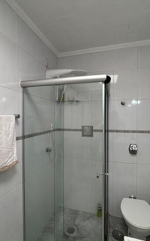 Casa para alugar com 162m², 2 quartos e 2 vagasBanheiro 