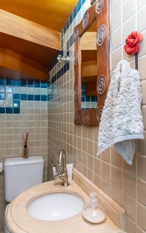 Casa à venda com 260m², 3 quartos e 3 vagas Casa à venda com 260m², 3 quartos e 3 vagasLavabo