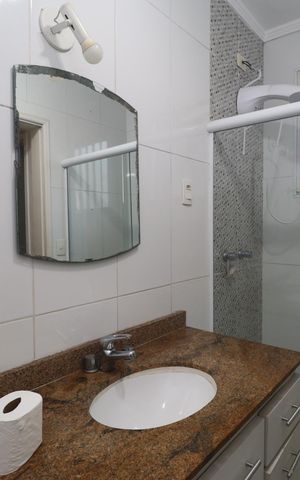 Casa à venda com 225m², 2 quartos e 2 vagasBanheiro social