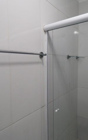 Casa à venda com 225m², 2 quartos e 2 vagasBanheiro da suíte