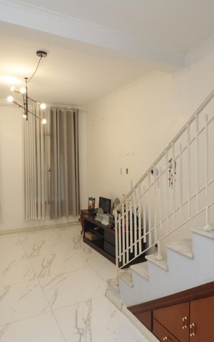 Casa à venda com 225m², 2 quartos e 2 vagasSala 