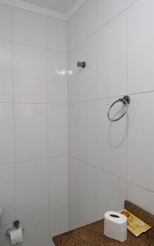 Casa à venda com 225m², 2 quartos e 2 vagasBanheiro social