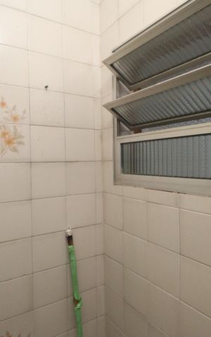 Casa à venda com 225m², 2 quartos e 2 vagasBanheiro de serviço