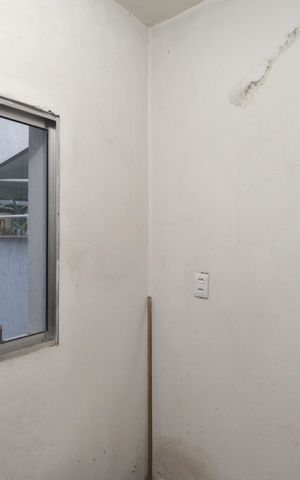 Casa à venda com 225m², 2 quartos e 2 vagasQuarto de serviço