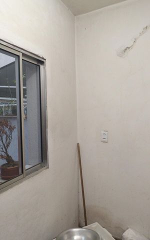 Casa à venda com 225m², 2 quartos e 2 vagasQuarto de serviço