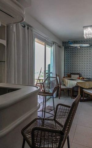 Apartamento à venda com 100m², 1 quarto e 1 vaga Apartamento à venda com 100m², 1 quarto e 1 vagaSala