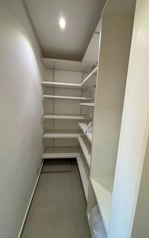 Apartamento para alugar com 125m², 3 quartos e 2 vagas Apartamento para alugar com 125m², 3 quartos e 2 vagasCloset