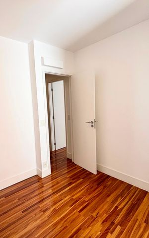 Apartamento para alugar com 125m², 3 quartos e 2 vagas Apartamento para alugar com 125m², 3 quartos e 2 vagasQuarto