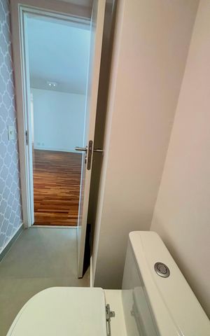 Apartamento para alugar com 125m², 3 quartos e 2 vagas Apartamento para alugar com 125m², 3 quartos e 2 vagasBanheiro