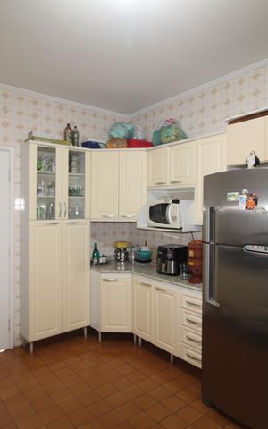 Casa à venda com 184m², 3 quartos e 3 vagasCozinha