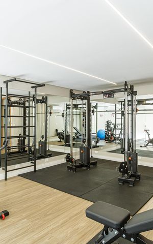 Apartamento para alugar com 200m², 3 quartos e 2 vagas Apartamento para alugar com 200m², 3 quartos e 2 vagasÁrea comum - Academia