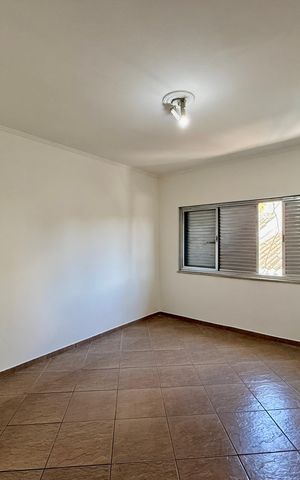 Casa para alugar com 180m², 3 quartos e 2 vagas Casa para alugar com 180m², 3 quartos e 2 vagasQuarto 1