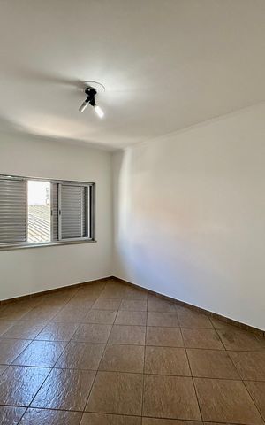 Casa para alugar com 180m², 3 quartos e 2 vagas Casa para alugar com 180m², 3 quartos e 2 vagasQuarto 2