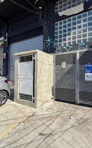 Casa para alugar com 180m², 3 quartos e 2 vagas Casa para alugar com 180m², 3 quartos e 2 vagasFachada