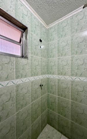 Casa para alugar com 180m², 3 quartos e 2 vagas Casa para alugar com 180m², 3 quartos e 2 vagasBanheiro 2