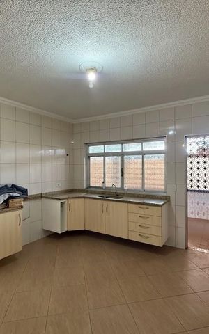 Casa para alugar com 180m², 3 quartos e 2 vagas Casa para alugar com 180m², 3 quartos e 2 vagasCozinha