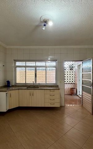 Casa para alugar com 180m², 3 quartos e 2 vagas Casa para alugar com 180m², 3 quartos e 2 vagasCozinha