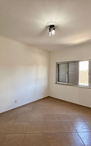 Casa para alugar com 180m², 3 quartos e 2 vagas Casa para alugar com 180m², 3 quartos e 2 vagasQuarto 2