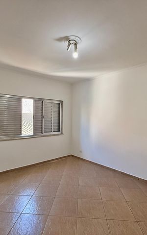 Casa para alugar com 180m², 3 quartos e 2 vagas Casa para alugar com 180m², 3 quartos e 2 vagasQuarto 1