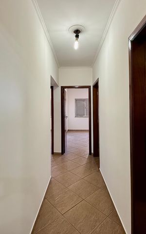 Casa para alugar com 180m², 3 quartos e 2 vagas Casa para alugar com 180m², 3 quartos e 2 vagasCorredor Quartos