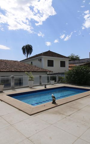 Casa à venda com 224m², 3 quartos e 6 vagasPiscina